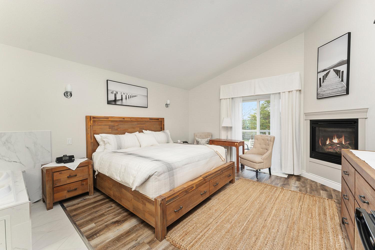 Lakeshore Inn Cold Lake エクステリア 写真