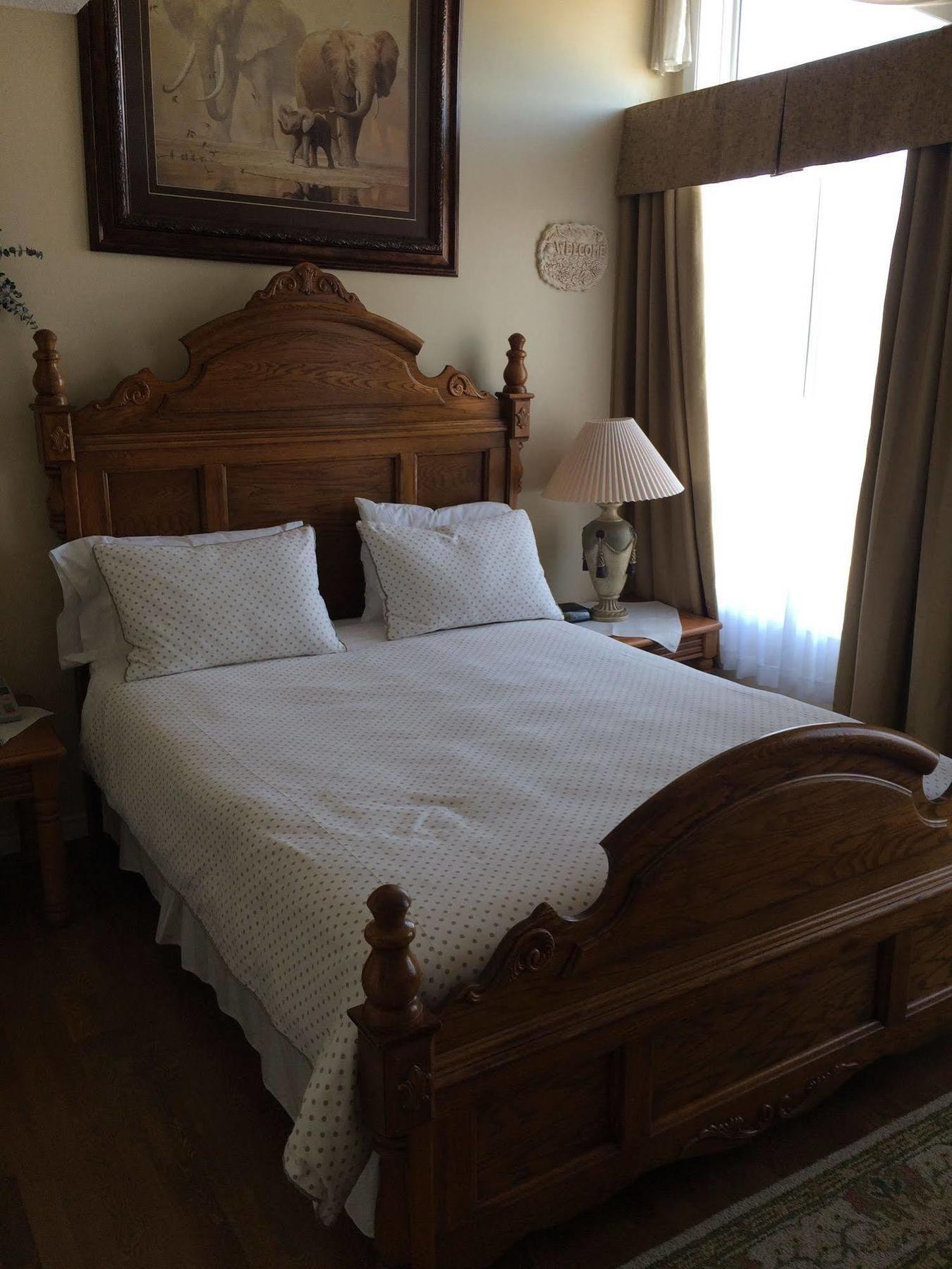 Lakeshore Inn Cold Lake エクステリア 写真